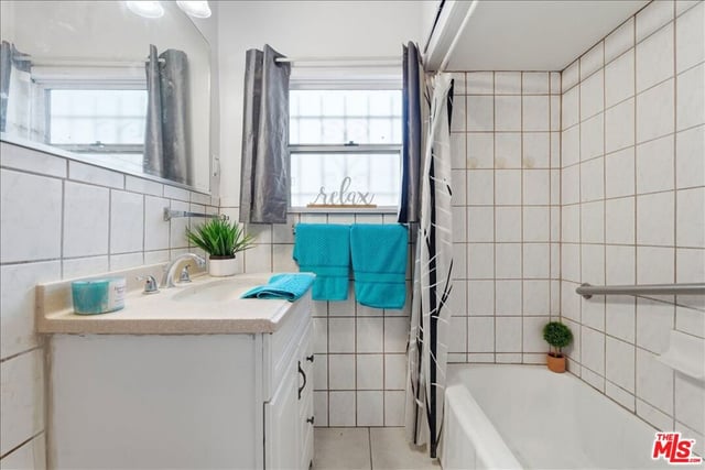 1232 W 74th Street, Los Angeles, CA 90044 — photo 16 of 19