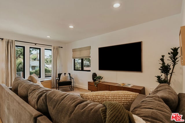 1316 N Chester Avenue, Inglewood, CA 90302 — photo 5 of 43