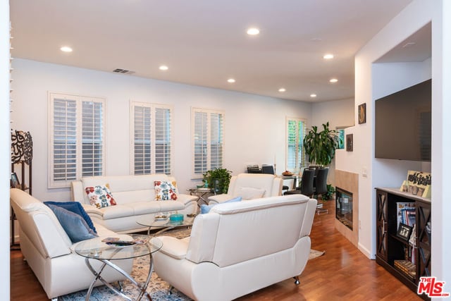 18755 Copper Ridge Way, Santa Clarita, CA 91351 — photo 4 of 36