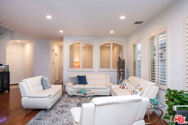 18755 Copper Ridge Way, Santa Clarita, CA 91351 — photo 5 of 36