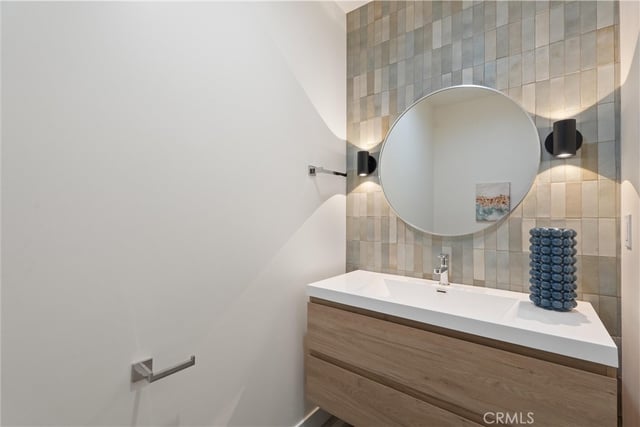 341 Douglas St, Los Angeles, CA 90026 — photo 19 of 34