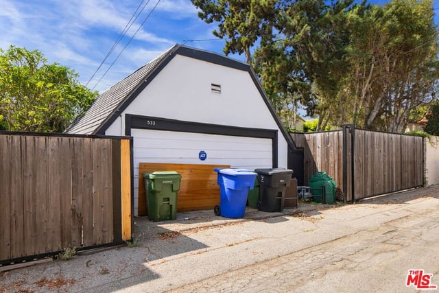 533 Lincoln Boulevard, Santa Monica, CA 90402 — photo 8 of 16