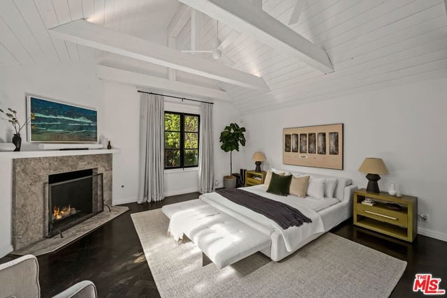 343 S Bundy Drive, Los Angeles, CA 90049 — photo 16 of 49