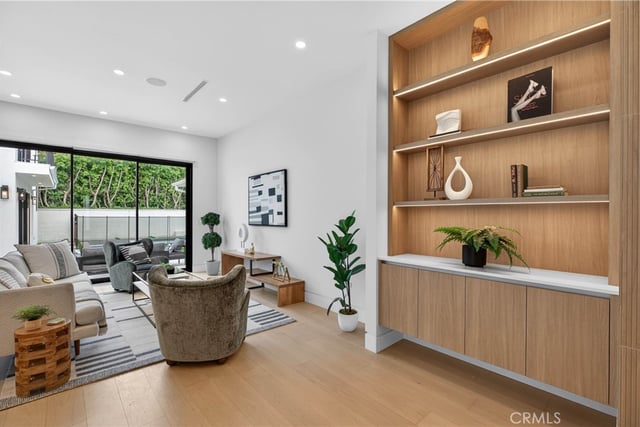 4842 Biloxi Avenue, Toluca Lake, CA 91601 — photo 17 of 61