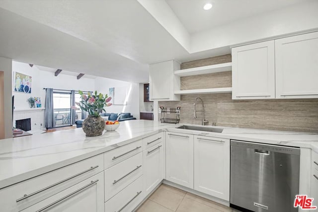 1250 Amherst Avenue 302, Los Angeles, CA 90025 — photo 13 of 26