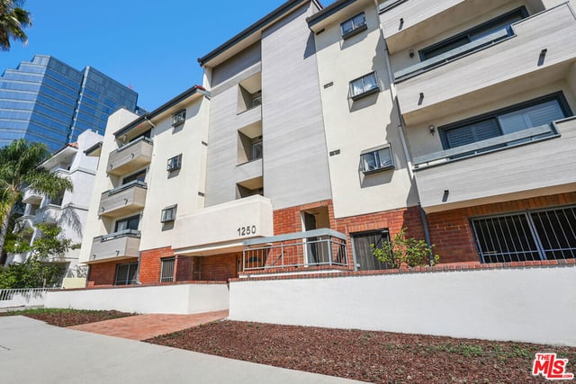 1250 Amherst Avenue 302, Los Angeles, CA 90025 — photo 4 of 26