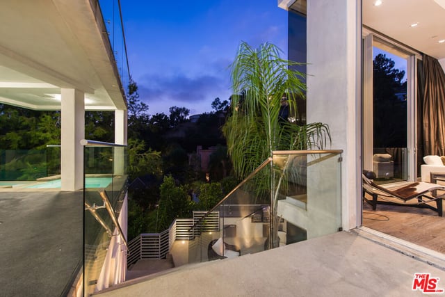 9274 Sierra Mar, Los Angeles, CA 90069 — photo 18 of 68