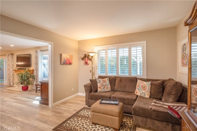 19260 Calahan Street, Northridge, CA 91324 — photo 5 of 18