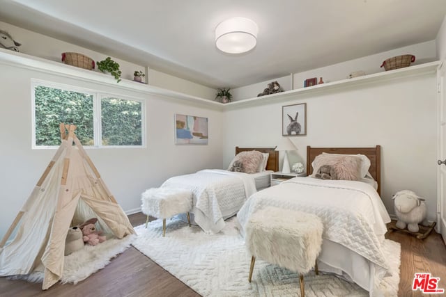 11344 Homedale Street, Los Angeles, CA 90049 — photo 10 of 40
