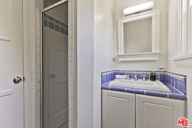 11344 Homedale Street, Los Angeles, CA 90049 — photo 33 of 40