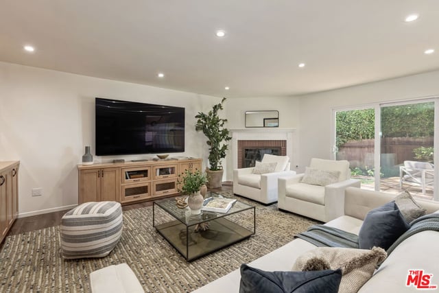 11344 Homedale Street, Los Angeles, CA 90049 — photo 5 of 40