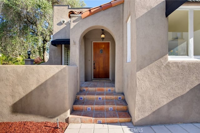 1304 Carmen Drive, Glendale, CA 91207 — photo 3 of 40