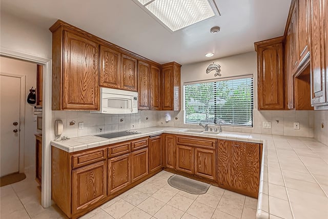 9525 Encino, Northridge, CA 91325 — photo 13 of 60
