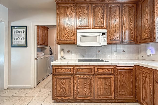 9525 Encino, Northridge, CA 91325 — photo 16 of 60