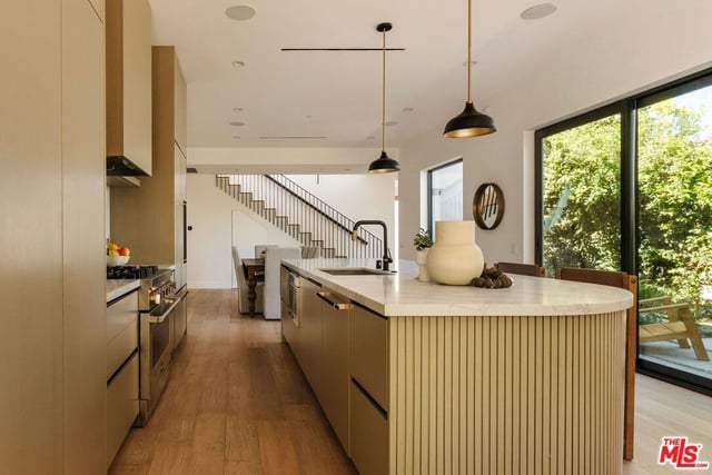 12906 Rubens Avenue, Los Angeles, CA 90066 — photo 13 of 45