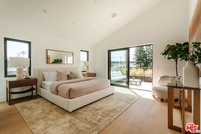 12906 Rubens Avenue, Los Angeles, CA 90066 — photo 4 of 45