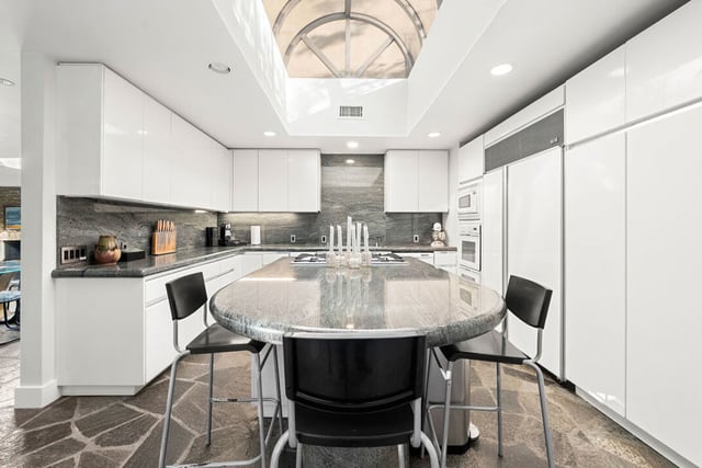 11927 Ashdale Lane, Studio City, CA 91604 — photo 11 of 27