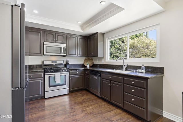 79 E Avenida De Los Arboles, Thousand Oaks, CA 91360 — photo 14 of 51