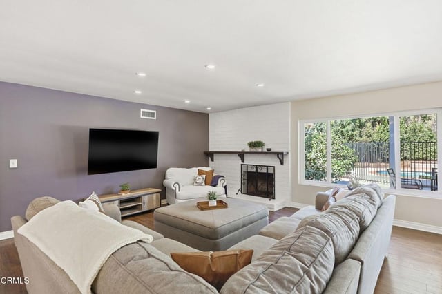 79 E Avenida De Los Arboles, Thousand Oaks, CA 91360 — photo 6 of 51
