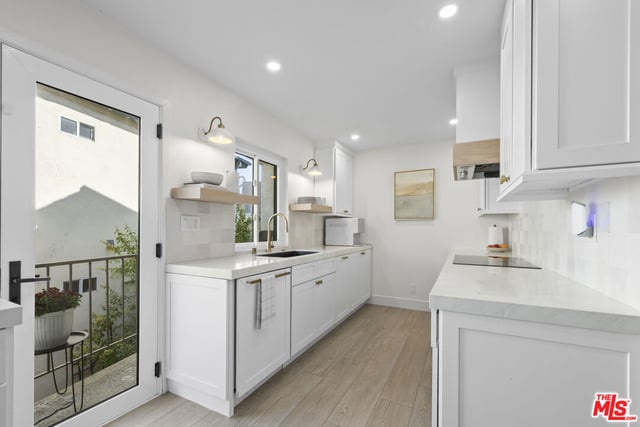 10720 Ohio Avenue 21, Los Angeles, CA 90024 — photo 12 of 33