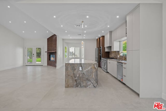 6243 Fallbrook Avenue, Woodland Hills, CA 91367 — photo 16 of 46