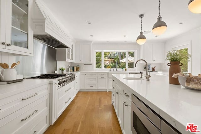 2828 Dumfries Road, Los Angeles, CA 90064 — photo 15 of 37