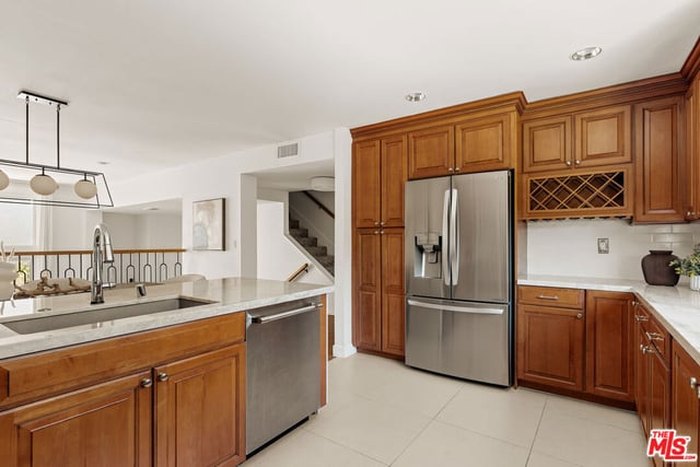 4914 McConnell Avenue 1/2, Los Angeles, CA 90066 — photo 11 of 27