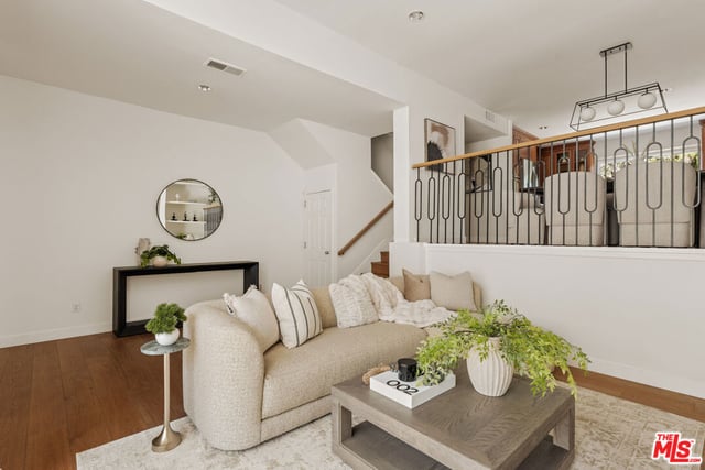 4914 McConnell Avenue 1/2, Los Angeles, CA 90066 — photo 3 of 27
