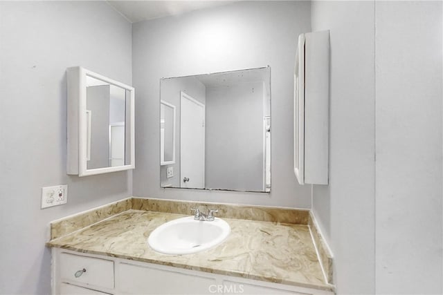 545 Chestnut Avenue 406, Long Beach, CA 90802 — photo 13 of 16
