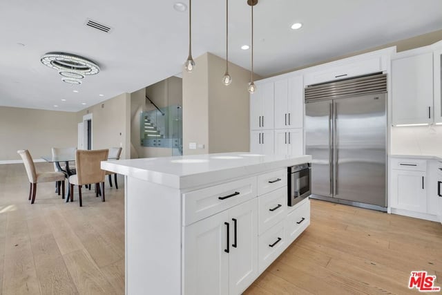 8041 Bulwer Drive, Los Angeles, CA 90046 — photo 13 of 51