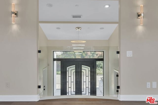 8041 Bulwer Drive, Los Angeles, CA 90046 — photo 4 of 51
