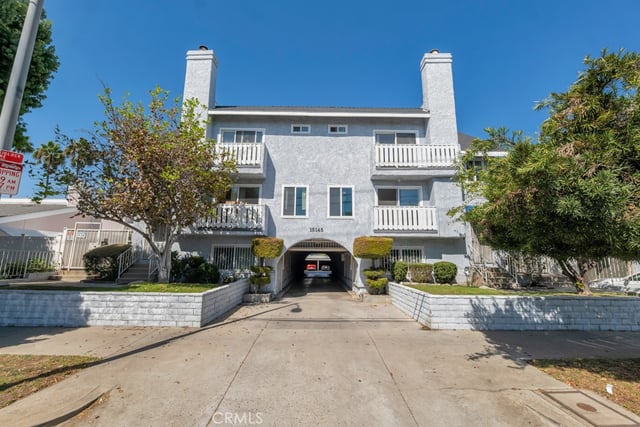 15145 Victory 1, Van Nuys, CA 91411 — photo 3 of 25