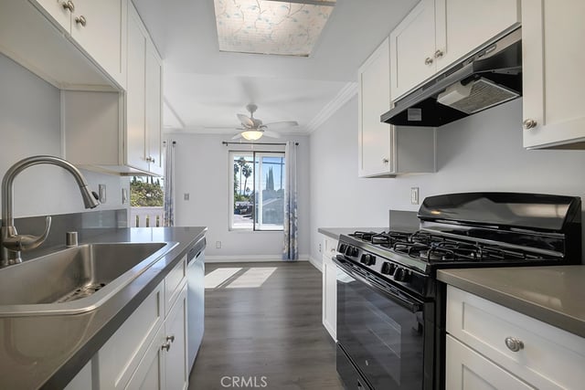 15145 Victory 1, Van Nuys, CA 91411 — photo 4 of 25