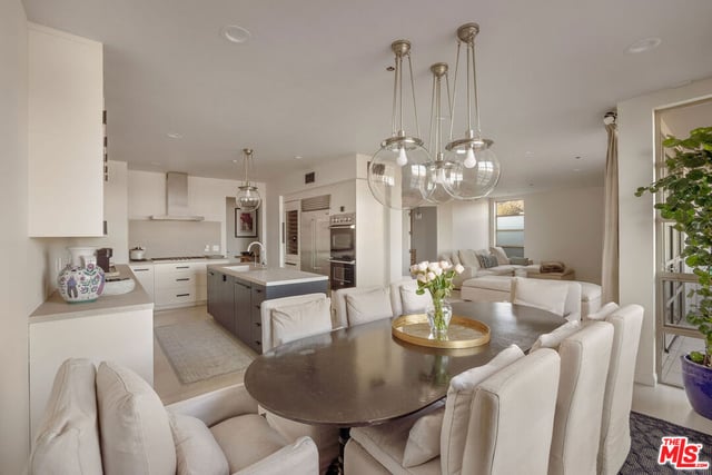 870 Haverford Avenue 303, Pacific Palisades, CA 90272 — photo 10 of 33