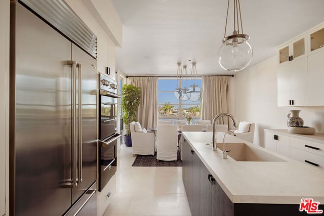 870 Haverford Avenue 303, Pacific Palisades, CA 90272 — photo 11 of 33