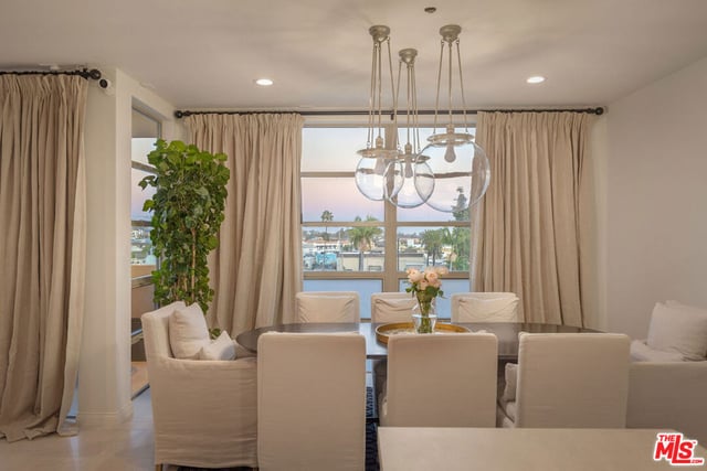 870 Haverford Avenue 303, Pacific Palisades, CA 90272 — photo 8 of 33