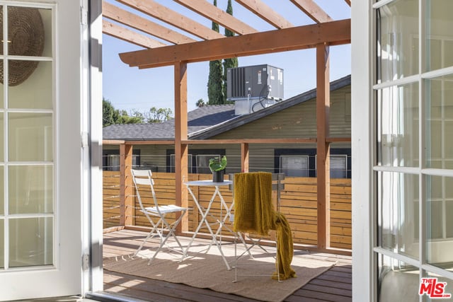 2423 Ridgeview Avenue, Los Angeles, CA 90041 — photo 10 of 30