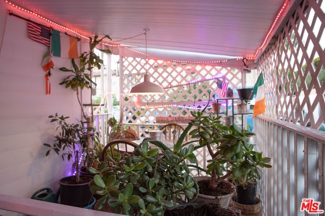 4071 Grandview Boulevard 2, Los Angeles, CA 90066 — photo 10 of 12
