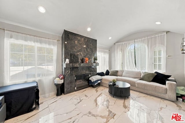 1245 N Orchard Drive, Burbank, CA 91506 — photo 11 of 54