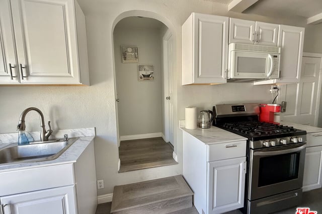 1245 N Orchard Drive, Burbank, CA 91506 — photo 46 of 54