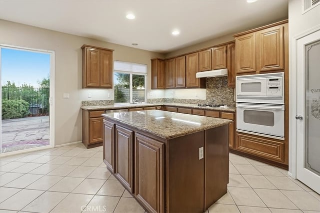 28007 Alta Vista, Valencia, CA 91355 — photo 31 of 62