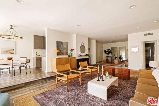 11820 Mayfield Avenue 105, Los Angeles, CA 90049 — photo 10 of 56