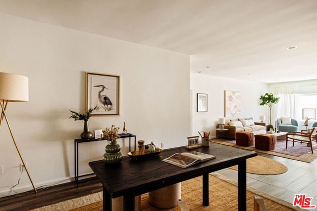11820 Mayfield Avenue 105, Los Angeles, CA 90049 — photo 16 of 56