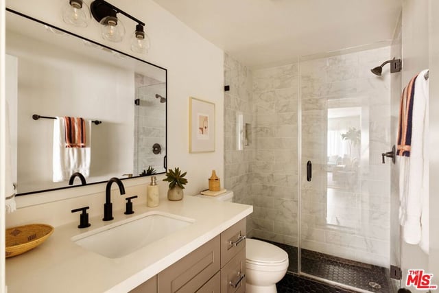 11820 Mayfield Avenue 105, Los Angeles, CA 90049 — photo 41 of 56