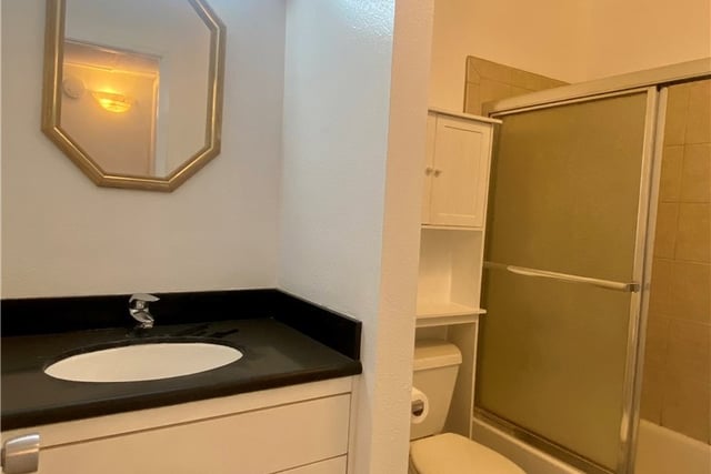 18350 Hatteras 224, Tarzana, CA 91356 — photo 11 of 26