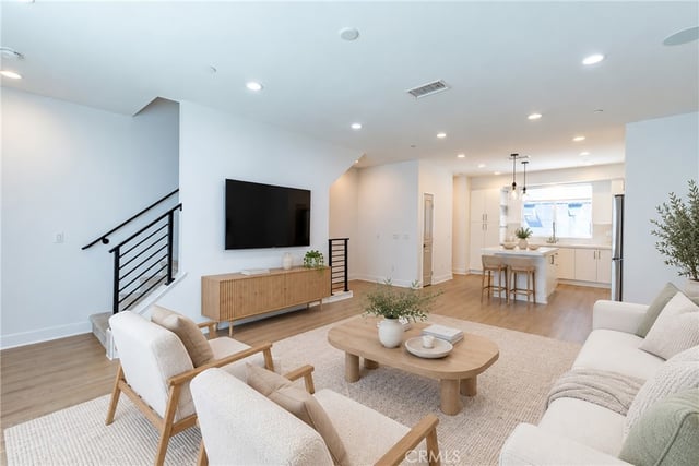 10736 Bloomfield Street, Toluca Lake, CA 91603 — photo 6 of 23