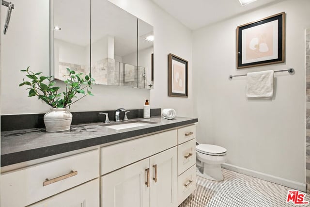 1215 N Olive Drive 306, West Hollywood, CA 90069 — photo 15 of 28