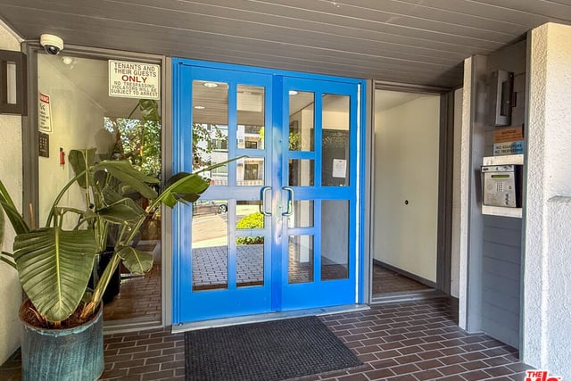 1215 N Olive Drive 306, West Hollywood, CA 90069 — photo 23 of 28