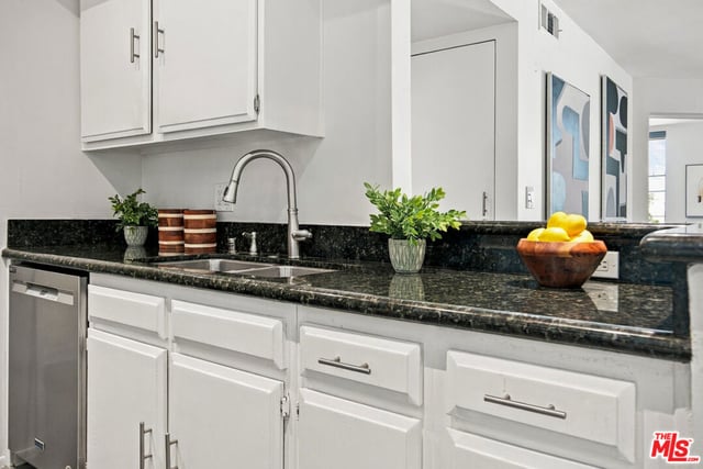 1215 N Olive Drive 306, West Hollywood, CA 90069 — photo 9 of 28