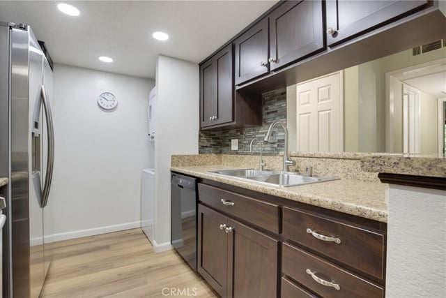 460 Oak Street 215, Glendale, CA 91204 — photo 12 of 28